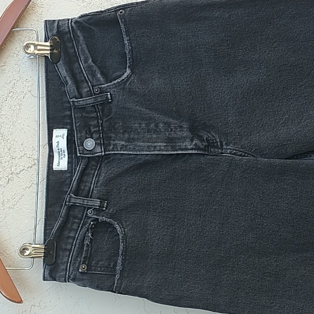ABERCROMBIE & FITCH The '80s Mom High Rise Jeans Size 28 Short - Picture 3 of 12